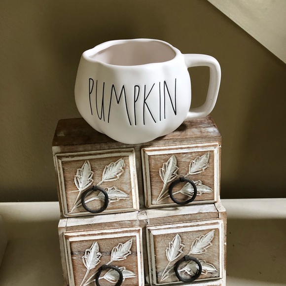 NWT Rae Dunn PUMPKIN mug